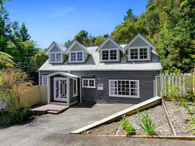 House for sale in Days Bay, Wellington