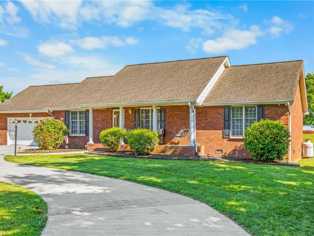 House for sale in Hickory Hill, Mocksville