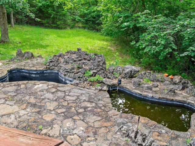 House for sale in Stone, Missouri