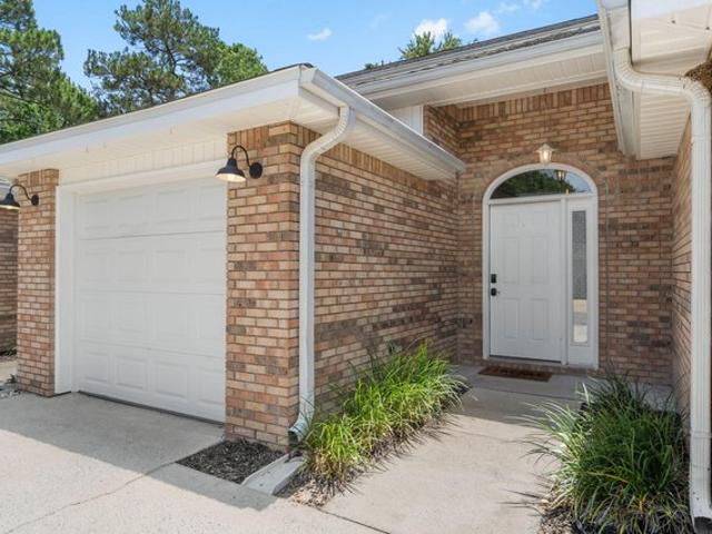 Townhouse for sale in Mary Esther, Florida