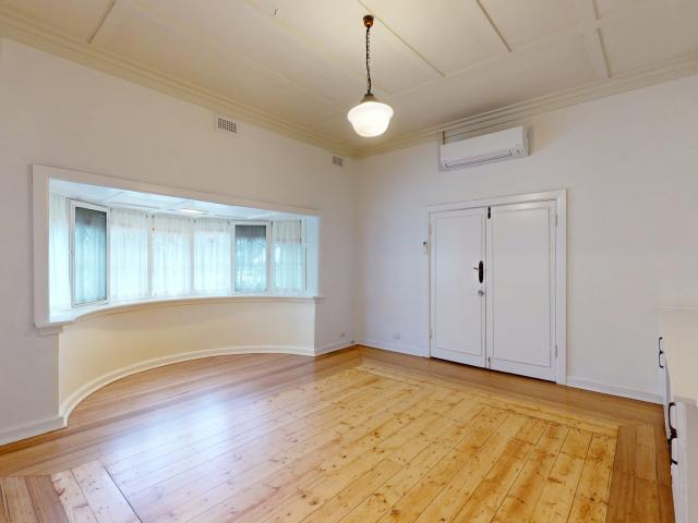 Apartment for rent in Clifton Hill