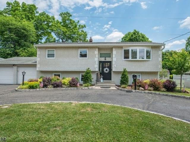 House for sale in East Hanover, New Jersey