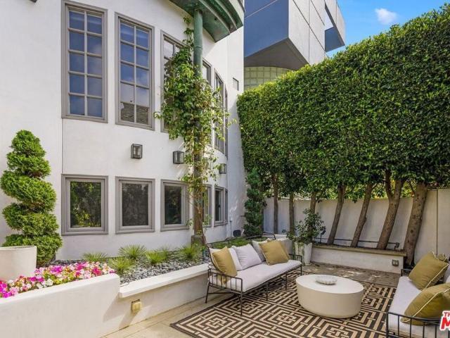 House for sale in Canoga Park, California