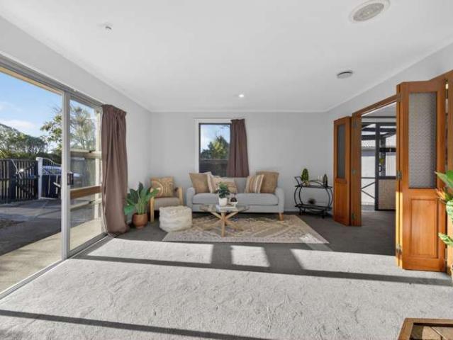 House for rent in Chaslands, Canterbury
