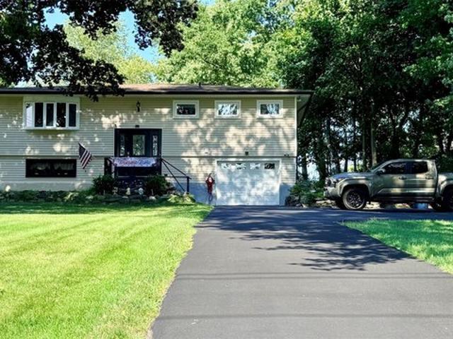 House for sale in Baldwin Place, New York