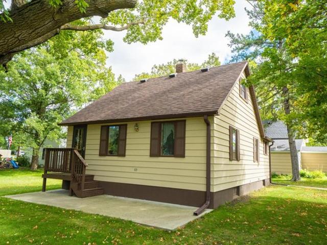 House for sale in Mills Manor Mobile Home Park, New York Mills