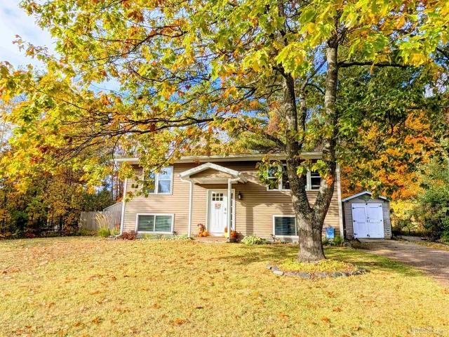 House for sale in Beverly Hills, Negaunee