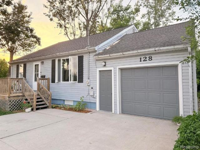 House for sale in Sault Sainte Marie, Michigan