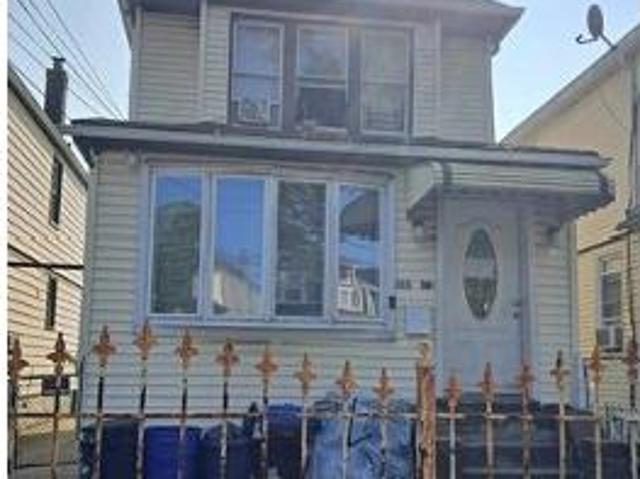 House for sale in Queens, Arverne