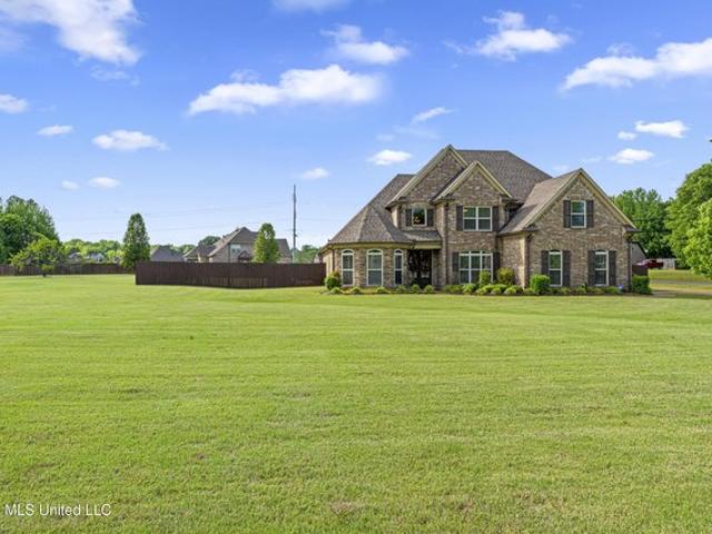 House for sale in Nesbit, Mississippi