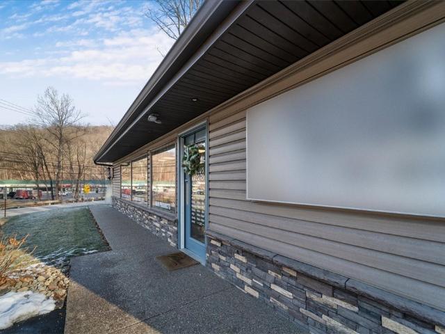Commercial for sale in Carnot, Moon Township