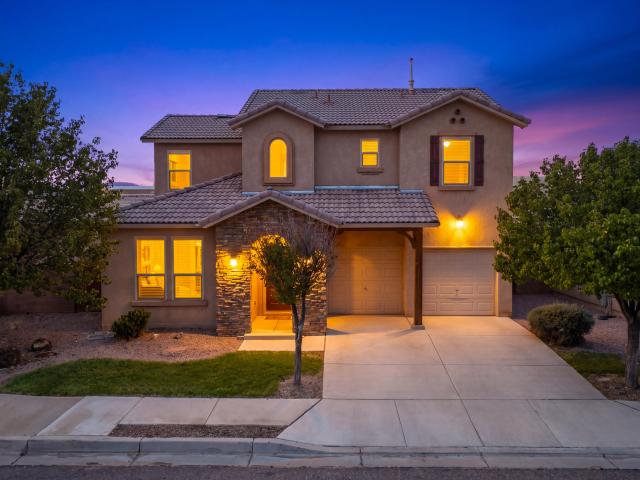 House for sale in Santiago, Bernalillo