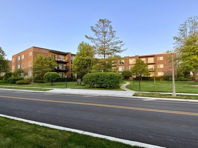 Condo for sale in Lake Forest, Lake County