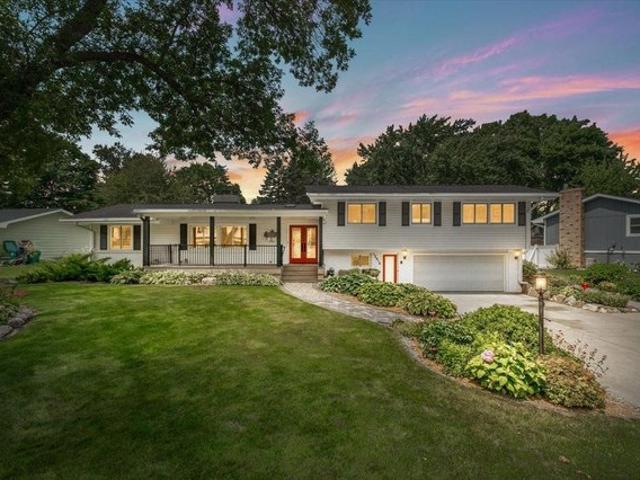 House for sale in Burnsville, Minnesota