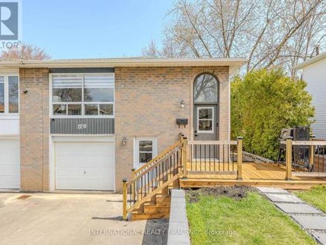 House for sale in Burlington, Ontario