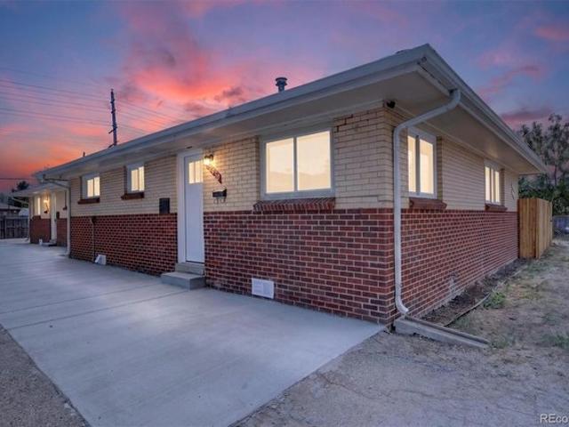 House for sale in Aurora, Adams County