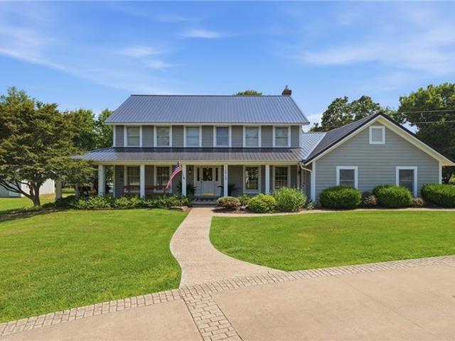 House for sale in Neosho, Missouri
