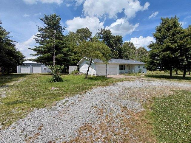 House for sale in Cisne, Illinois