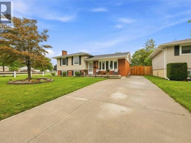House for sale in Brights Grove, Ontario