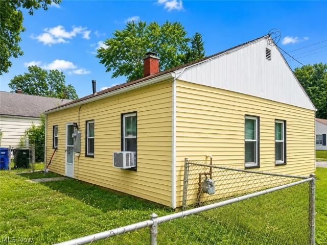 House for sale in Summit, Ohio