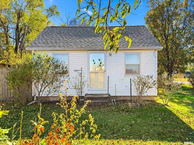 House for sale in Pekin, Illinois