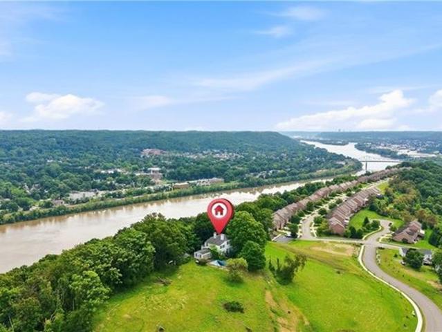 House for sale in Coraopolis, Pennsylvania