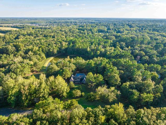 House for sale in Nesbit, Mississippi