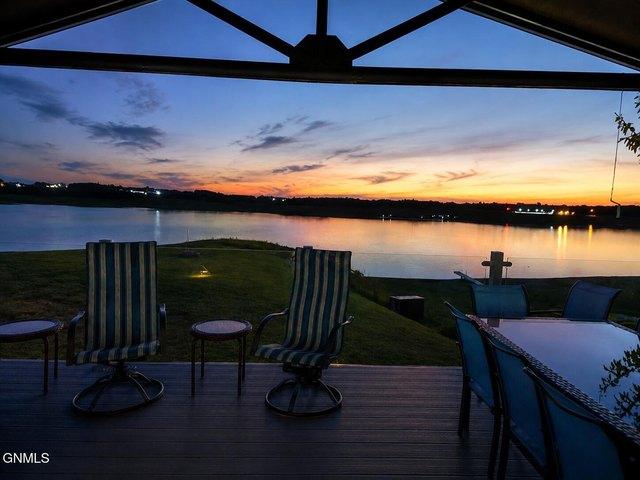House for sale in Garrison, North Dakota