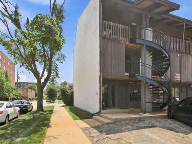 Condo for sale in Des Plaines, Illinois