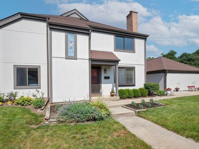 Townhouse for sale in Buffalo Grove, Illinois