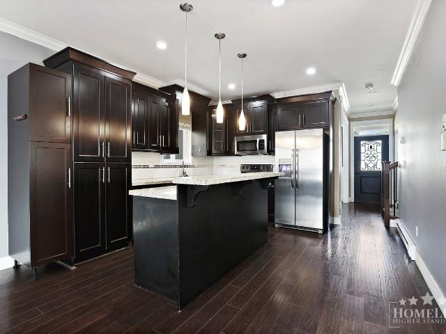 Apartment for rent in Surrey, British Columbia