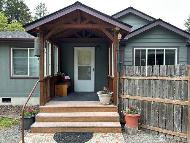House for sale in Packwood, Washington