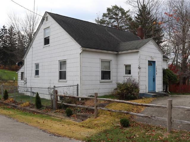 House for sale in Laughlintown, Pennsylvania