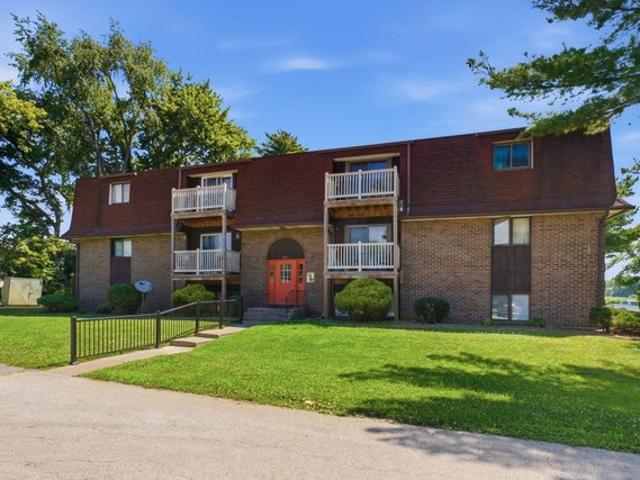 Condo for sale in East Moline, Illinois