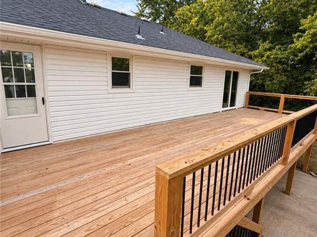 House for sale in Knob Noster, Johnson County