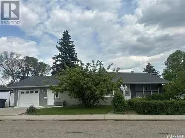 House for sale in Weyburn, Saskatchewan