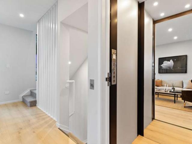 Townhouse for sale in Takapuna