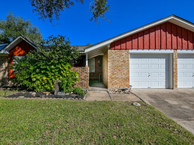 House for sale in Clute, Texas