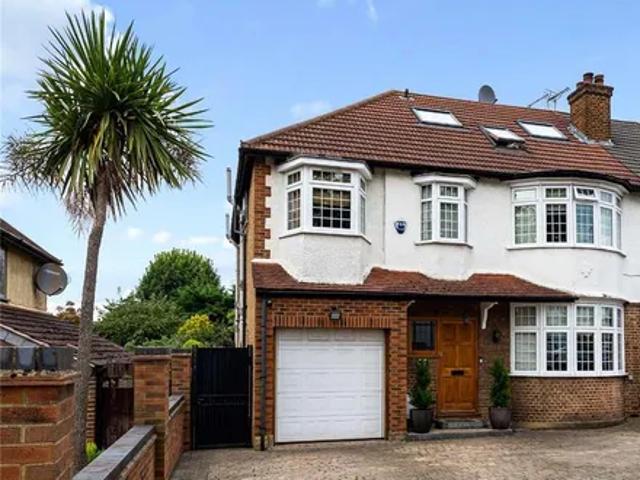House for rent in East Barnet, Greater London