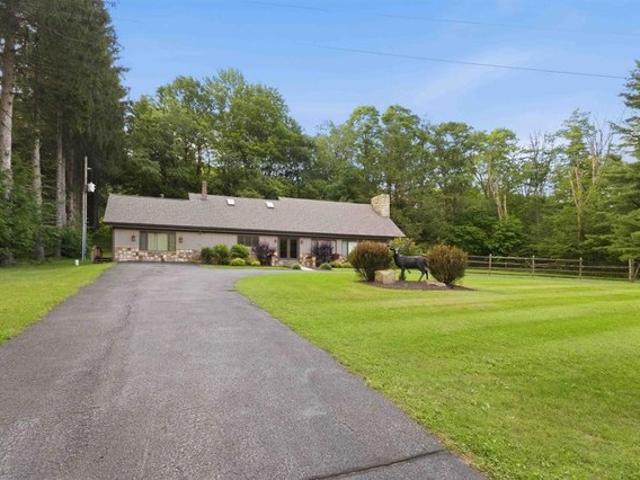 House for sale in Indian Head, Pennsylvania