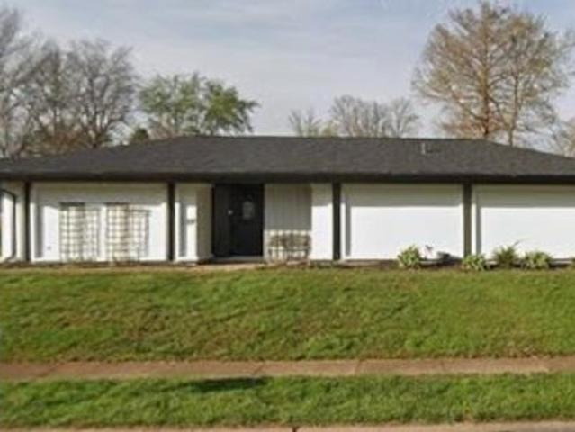 House for sale in Fox Creek, Ballwin