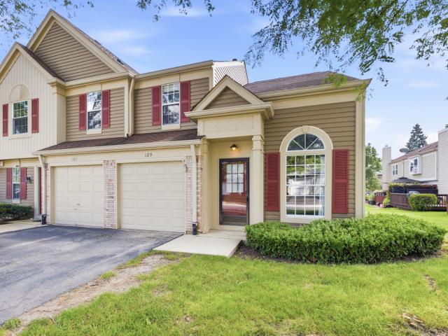 Townhouse for sale in Westmont, Illinois