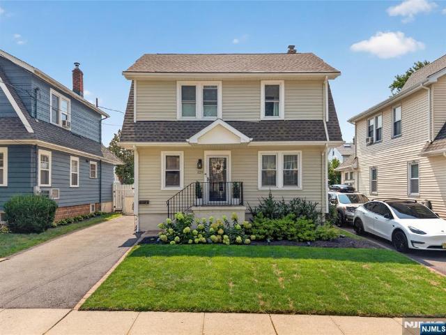 House for sale in Bloomfield, New Jersey