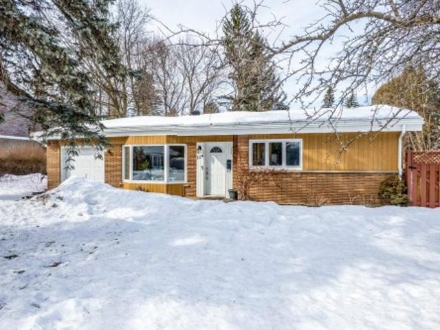 House for sale in Beaconsfield, Quebec