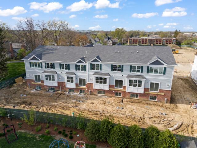 Townhouse for sale in Glen Ellyn