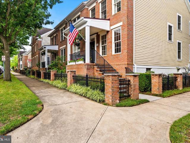 Townhouse for sale in Windsor, New Jersey