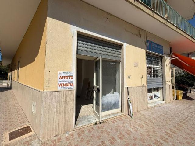 Locale Commerciale in vendita a Ascea, Campania