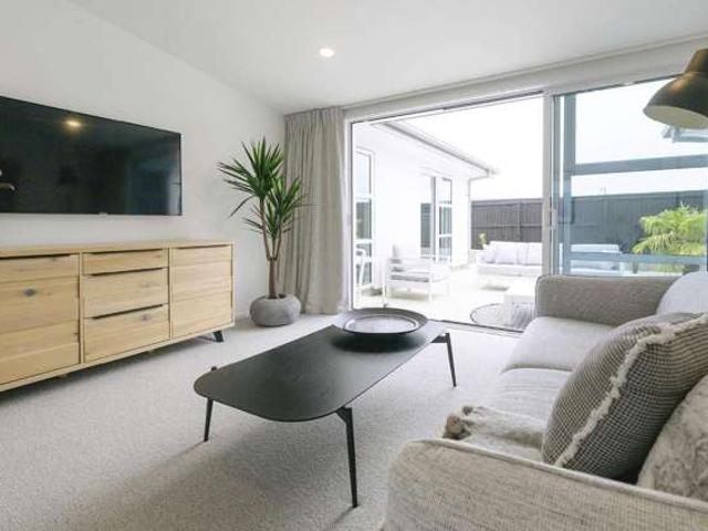 House for sale in Kingseat