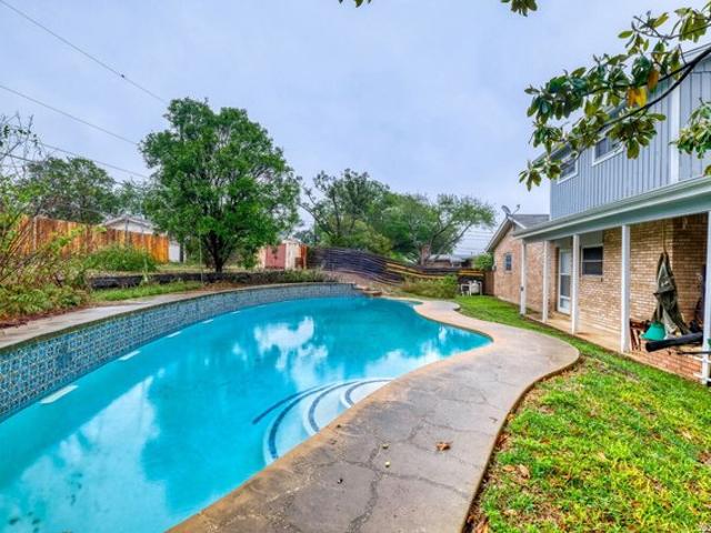 House for sale in Universal City, Texas