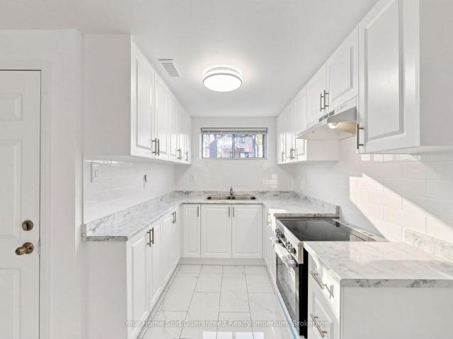 House for rent in Etobicoke—Lakeshore, Toronto